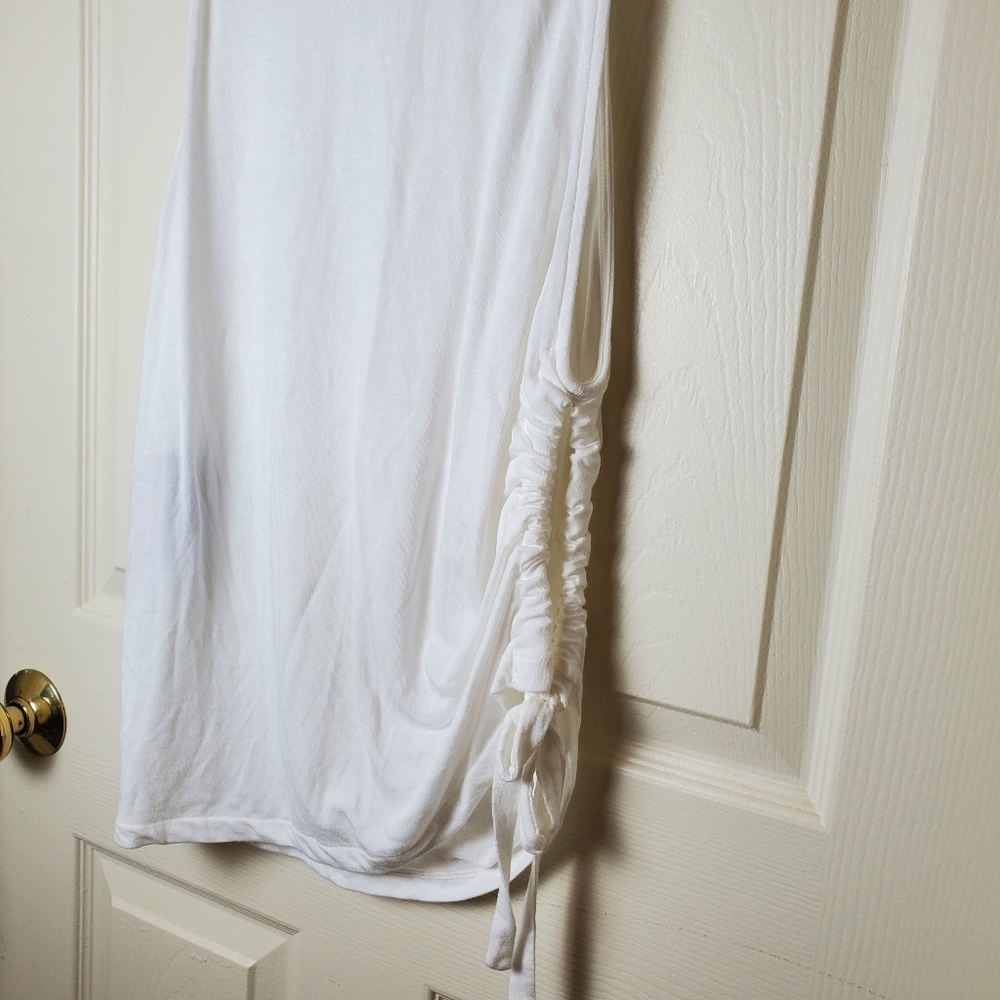 2 WHITE TOPS - Picture 6 of 12